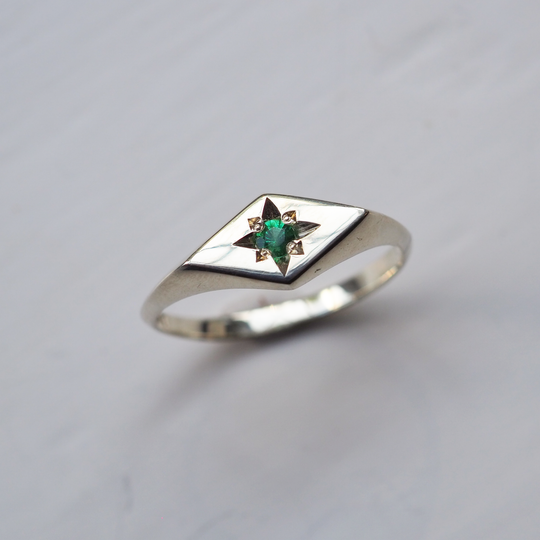 Emerald Kite Signet White Gold Ring - End of Line